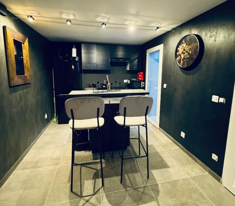 13 Nuances De Grey Jacuzzi Villa Marseille Exterior photo