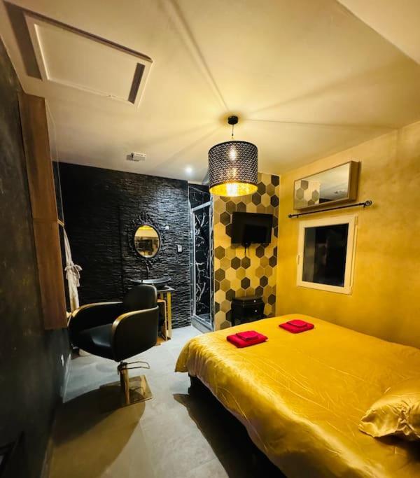 13 Nuances De Grey Jacuzzi Villa Marseille Exterior photo